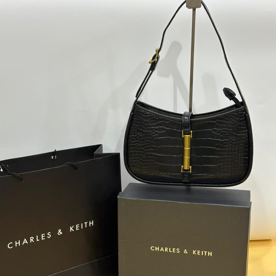 Charles & Keith Cesia Shoulder Bag | Black
