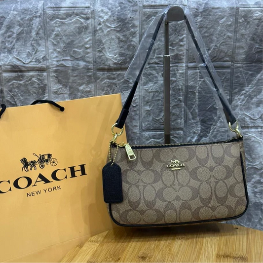 Coach Nolita 19' | Signature